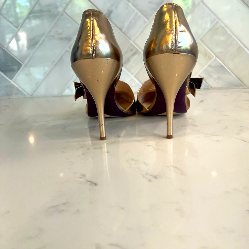 Oscar de la Renta
Fauna Copper Pumps 38.5 - Picture 4 of 6